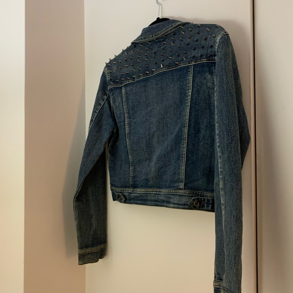 Blue Denim Jacket With Spikes on Shoulders - Picture 2 of 9